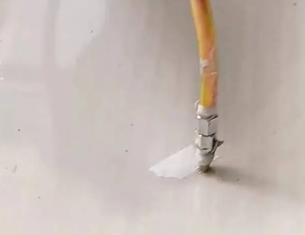 开州瓷砖空鼓维修公司专业解答在瓷砖铺贴过程中，如果使用的砂料过粗（如全部使用了粗砂），可能会导致以下问题